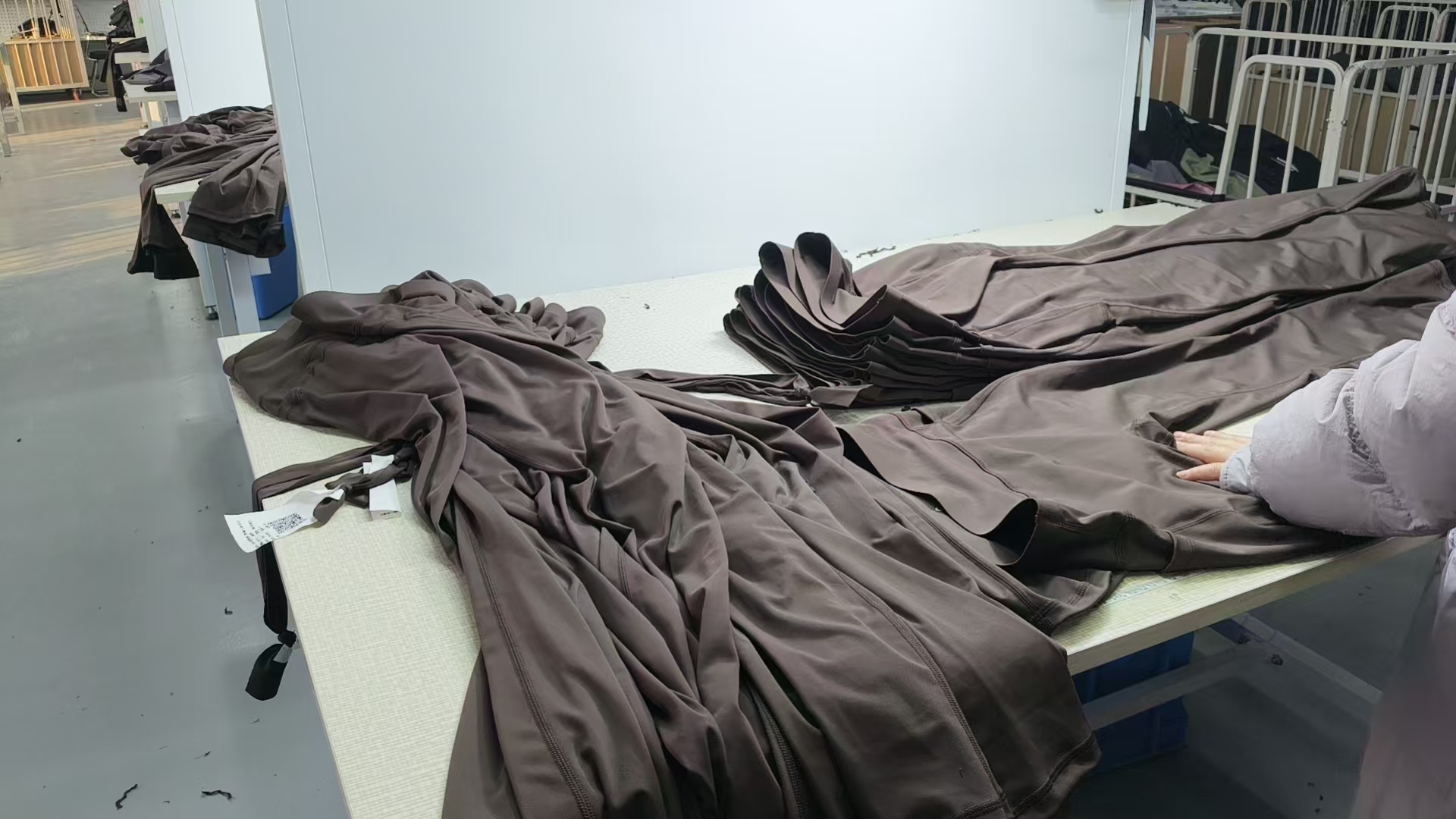 5 Things Activewear Brands Should Check Before Choosing a Manufacturing Partner