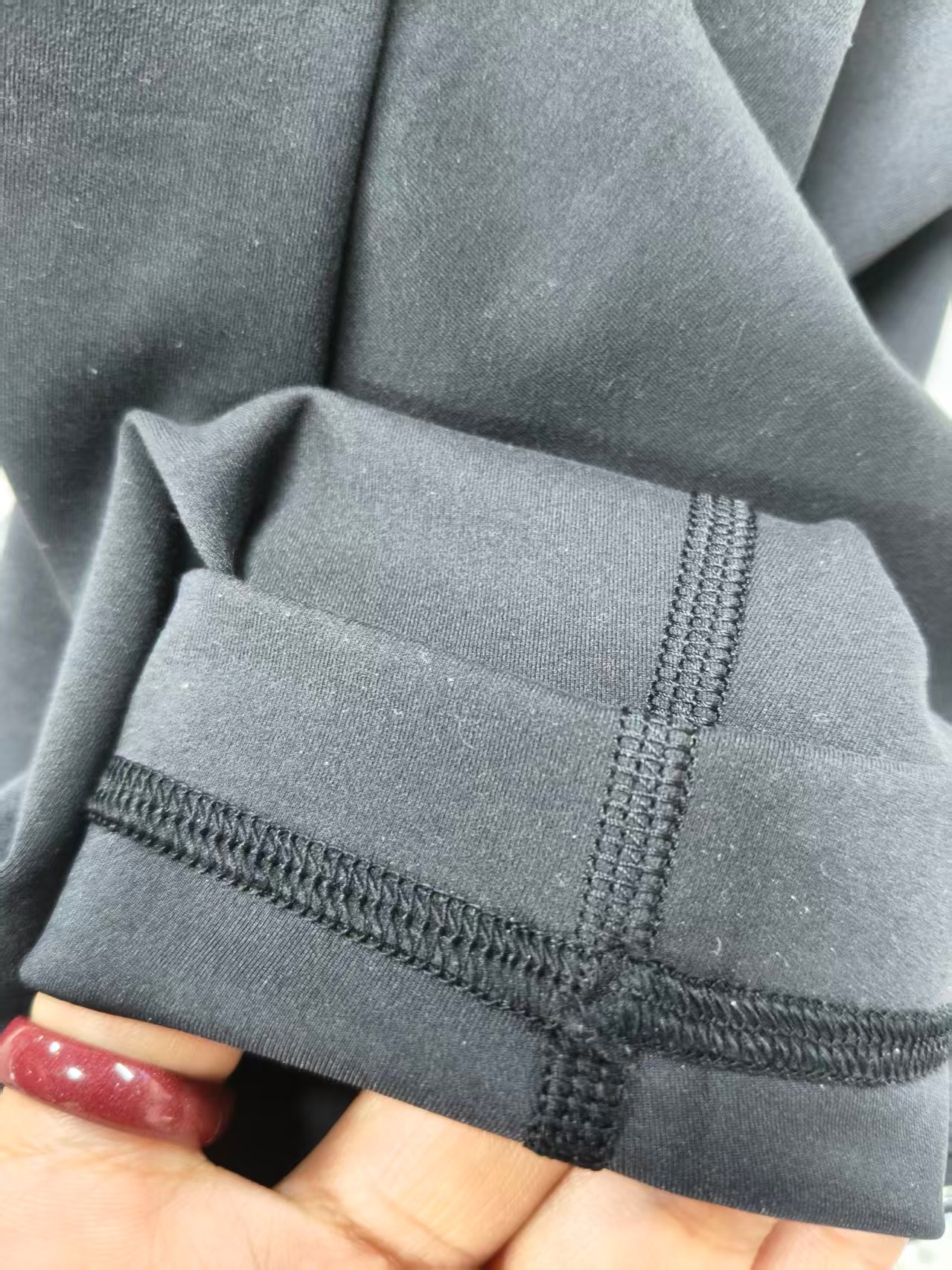 Why Can the Same Sewing Thread Look Different on Yoga Leggings?